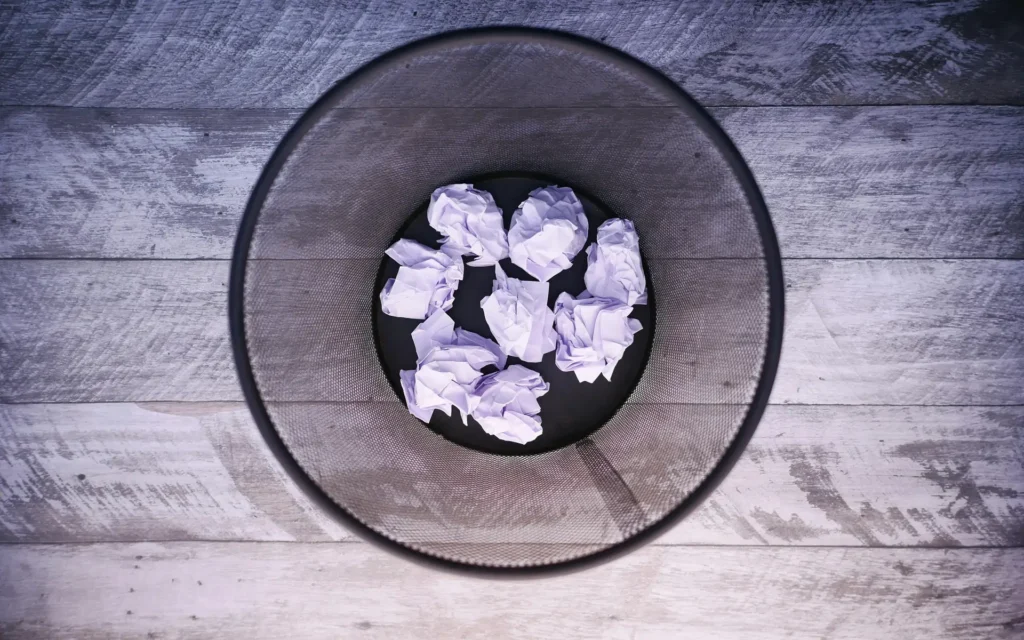 Broken chains representing negative backlinks removal in SEO.